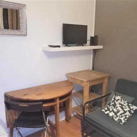 Cosy Entier 2 Pieces A Paris. *